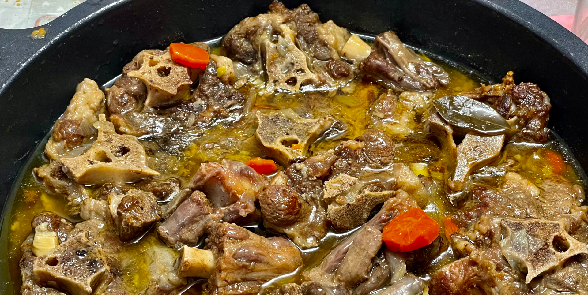 NADA QUE VER RABO DE TERNERA
